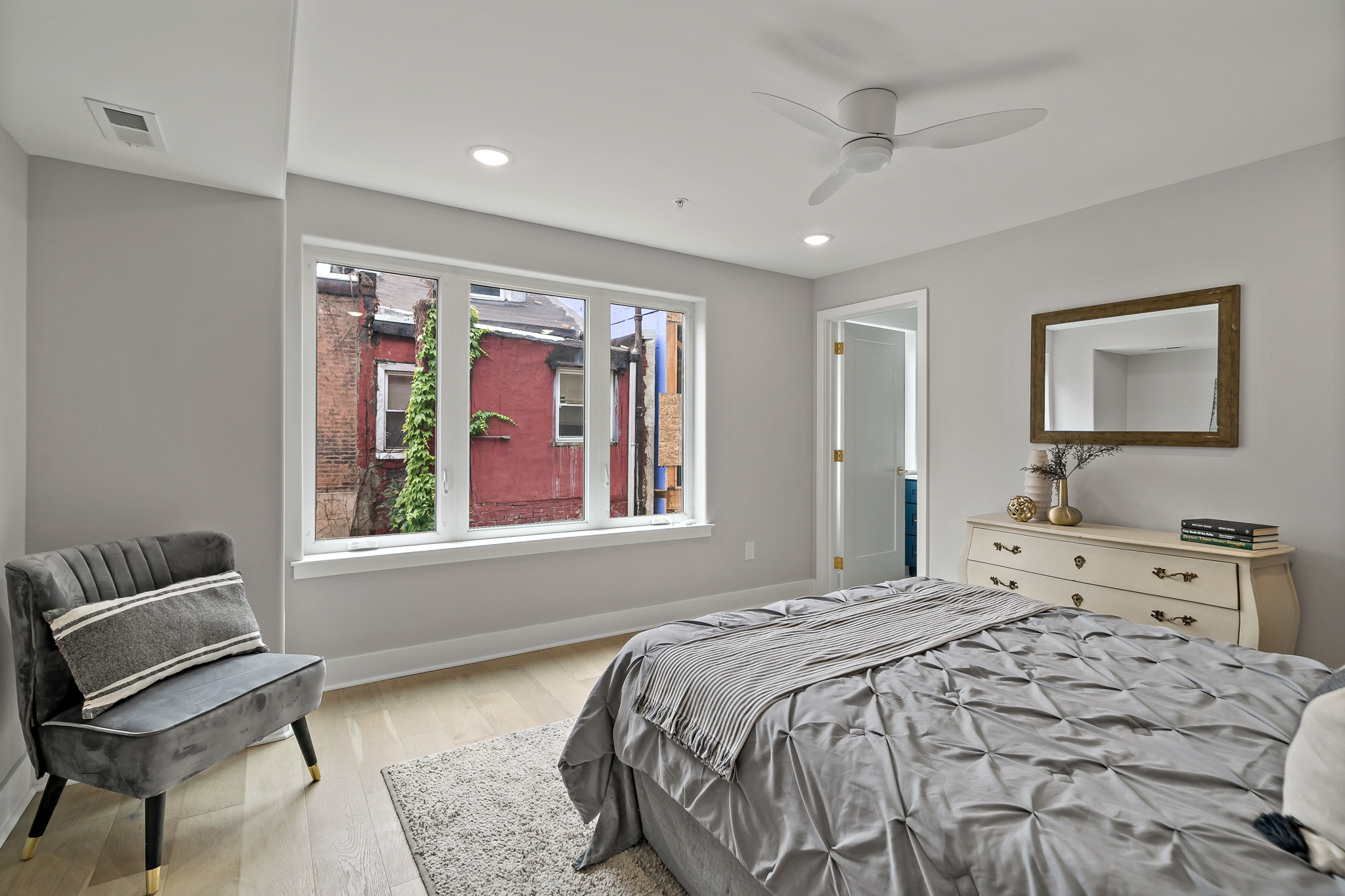 1805 E Moyamensing Ave-12